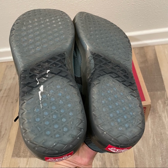 New in Box Vans Evdnt ultimate waffle control Se
Bikes sneakers 6.5 - Picture 4 of 7